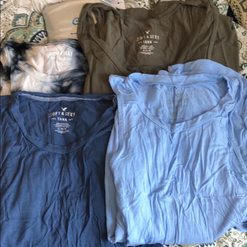 American Eagle flowy tank bundle